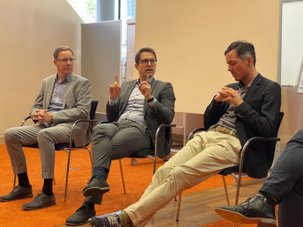 Podiumsdiskussion mit Patrick Holl, Dominique Köppen und Philipp Kaufmann Podiumsdiskussion mit Patrick Holl, Dominique Köppen und Philipp Kaufmann